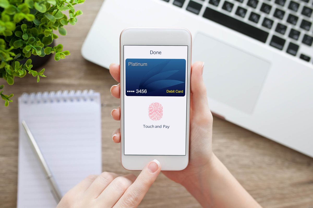 Карточки в телефоне. Карточки для телефона. Pay by Touch. Карточка и телефон в руках.